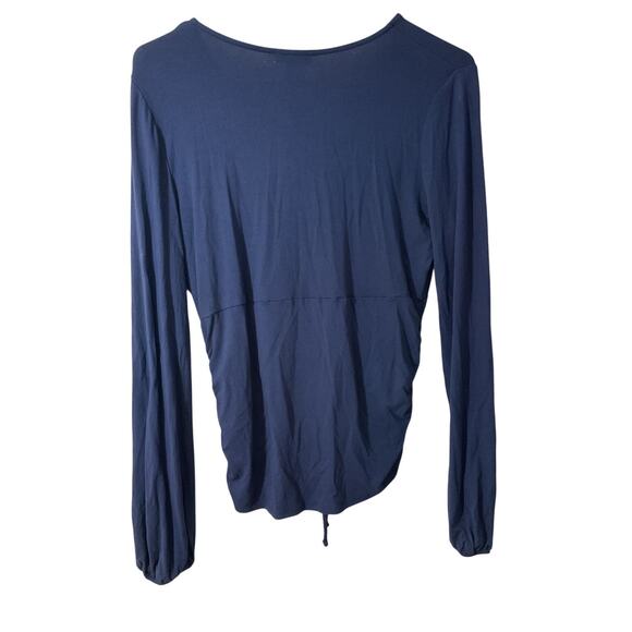 New Venus Navy Knit Blouse Size M Shirred Crop - Picture 2 of 7